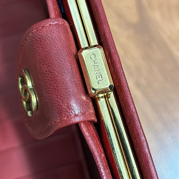 Authentic Chanel Calfskin Diamond Pattern Long Wallet - Picture 11 of 16